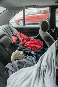 Volker Döhne  
From the series: Reihenuntersuchung, 2012  
Color print  
30 × 20 cm  
© Volker Döhne  
Courtesy the artist