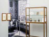 Installation shot "Tailored for Freedom. The Artistic Dress around 1900 in Fashion, Art and Society", Kunstmuseen Krefeld, Kaiser Wilhelm Museum, 
October 12, 2018 - Februar 24, 2019  
Photo: Dirk Rose