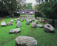 Alicja Kwade, 1417 + (16.08.2013), 2013, © A. Kwade