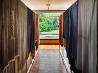 Installationsansicht, Akt: 2 Anders Wohnen, Haus Lange Haus Esters, Krefeld, Didier Fiúza Faustino, Global Warming, 2019, Foto: Dirk Rose