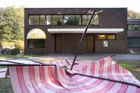 Installationsansicht, Akt: 2 Anders Wohnen, Haus Lange Haus Esters, Krefeld, Andreas Schmitten, Fragile Konstruktionen, 2019. Courtesy Andreas Schmitten, König Galerie, Berlin (Koproduktion), Foto: Dirk Rose