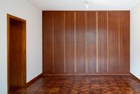 Ludwig Mies van der Rohe  
Haus Lange, 1927 - 1930  
Flexible Wand (Halle), 1929/1930  
© VG Bild Kunst, Bonn 2020  
Foto: Dirk Rose