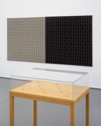 Sammlungssatellit #5, Ignacio Uriarte, Den Zufall ordnen, Ausstellungsansicht, Arbeiten von Rosemarie Trockel und Bethan Huws, © VG Bild-Kunst, Bonn 2020, Foto: Dirk Rose