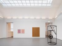Freunde der Kunst - 40 Jahre sammeln, Kunstmuseen Krefeld  
Installationsansicht im Kaiser Wilhelm Museum, 2023  
© VG Bild-Kunst, Bonn, 2023  
Foto: Dirk Rose / Kunstmuseen Krefeld