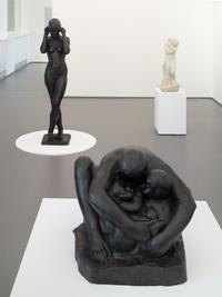 Sammlung in Bewegung - 15 Räume 15 Geschichten  
Körperansichten, Installationsansicht im KWM mit Werken von Gerhard Marcks, Auguste Rodin und Käthe Kollwitz
Foto: Dirk Rose / Kunstmuseen Krefeld