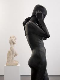 Collection in Motion, August Rodin, Eva, 1899 (at the back), Gerhard Marcks, Schwimmerin II, 1938 (in front), Photo: Kunstmuseen Krefeld/Dirk Rose