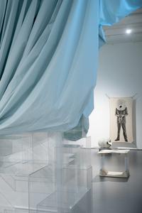 Visionary Spaces. Walter Pichler Meets Frederick Kiesler in a Display by raumlaborberlin
Installation view at KWM, 2024
Photo: Dirk Rose