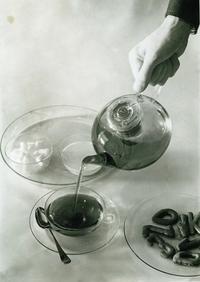 Wilhelm Wagenfeld, Tableware for Schott & Gen. Jenaer Glas, 1931  
© VG Bild-Kunst, Bonn 2025  
Photo: Atelier László Moholy-Nagy, around 1933