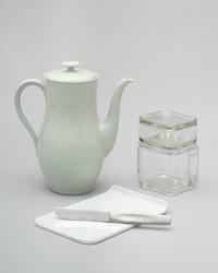 Wilhelm Wagenfeld, Tableware, 
1934–1952  
Collection Kunstmuseen Krefeld  
© VG Bild-Kunst, Bonn, 2025
  
Photo: Dirk Rose / Kunstmuseen 
Krefeld
