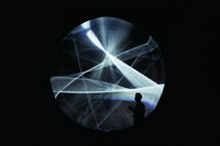 Julio Le Parc  
Lumière en mouvement, 1962-1999​  
Metall, Licht, Holz​  
53 × 153 x 15 cm  
Installationsansicht Palais de Tokyo 2013, Paris  
© VG Bild-Kunst, Bonn 2021 / photo: A. Amorin