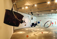 David Tudor & Composers Inside Electronics  
Rainforest V (Version 2), 1973/2015 
Sound-Objekt-Installation, bestehend aus 20 Objekten, jeweils mit eigenem Soundarchiv  
Maße variabel  
Auflage 2/4  
Sammlung Museum der Moderne Salzburg – angekauft mit Mitteln der Generali Foundation  
© David Tudor ans Composers Inside Electronics Inc.
Foto: Rainer Iglar