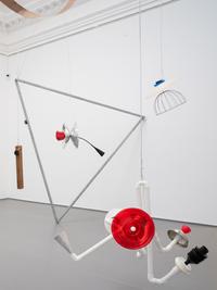 David Tudor & Composers Inside Electronics  
Rainforest V (Version 2) (Detail), 1973/2015  
Sound-Objekt-Installation, bestehend aus 20 Objekten, jeweils mit eigenem Soundarchiv  
Maße variabel  
Auflage 2/4  
Sammlung Museum der Moderne Salzburg – angekauft mit Mitteln der Generali Foundation  
© David Tudor & Composers Inside Electronics Inc. / Foto: Dirk Rose / Kunstmuseen Krefeld