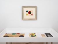 Ausstellungsansicht Maison Sonia. Sonia Delaunay und das Atelier Simultané, HLHE Dialog Abstraktion Leben, 2022  
Kunstmuseen Krefeld  
Foto: Dirk Rose